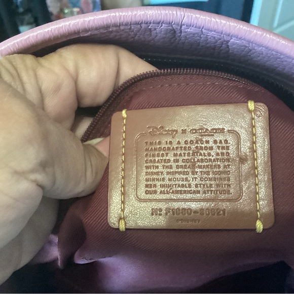 Coach Disney collection with Mickey Mouse on a dusty pink pebbled leather tote - Picture 5 of 10